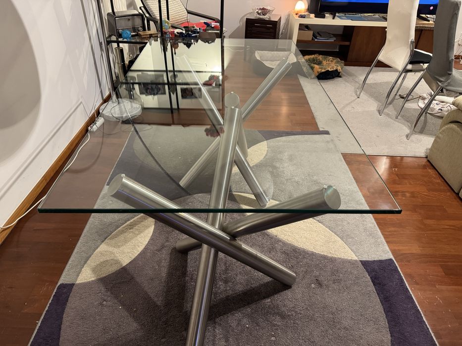 Mesa de jantar de vidro