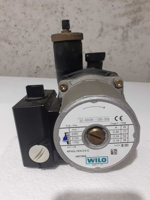 1 bomba circuladora p/ aquecimento central