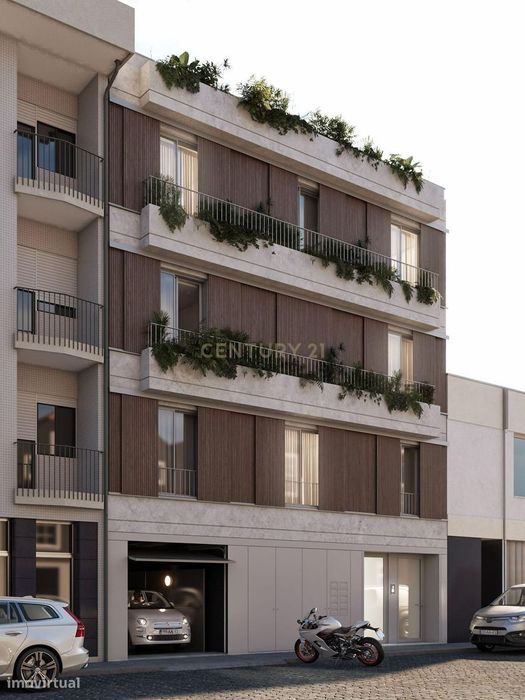 Apartamento T2 Novo com varanda e garagem na rua de Aires Ornelas