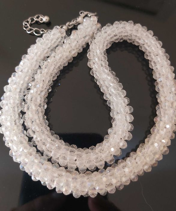 Gargantilha em pedrinhas