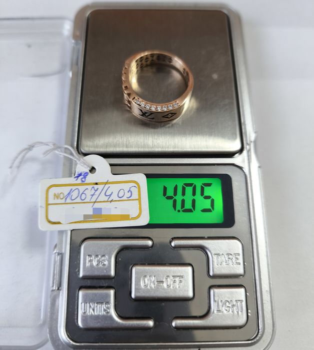 Кольцо золотое Луи Витон р18, 4.05г