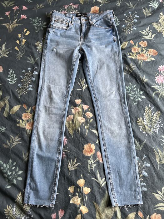 Jasne jeansy Zara