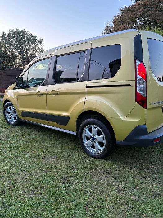 Ford E-Tourneo Custom