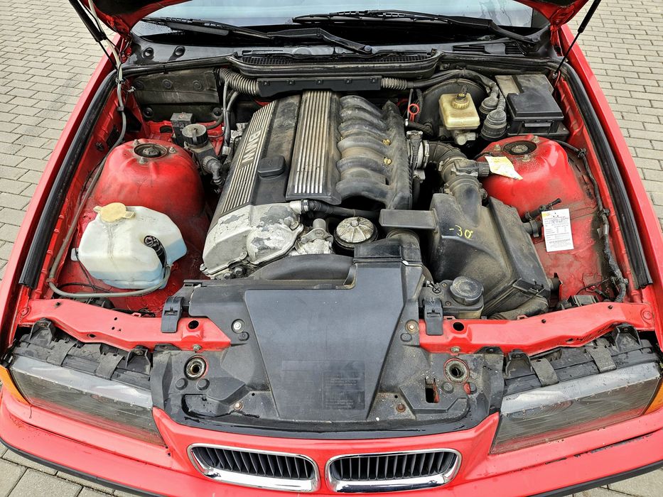 BMW 320i e36 1994 Sedan M52B20 150KM hellrot