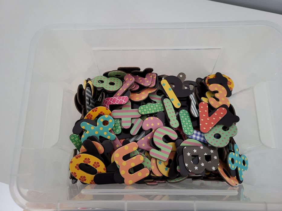 Magnesy cyfry i litery