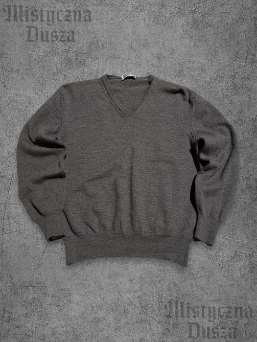 Klasyczny sweter wełniany dekolt V pure new lana wool sweater retro vintage oldschool 90s avant garde