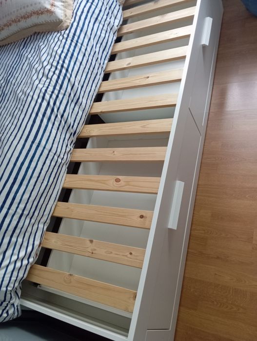 Cama IKEA Brimnes  + 2 colchões
