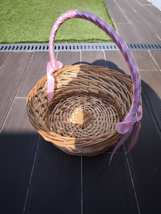 Cesto de verga em muito bom estado