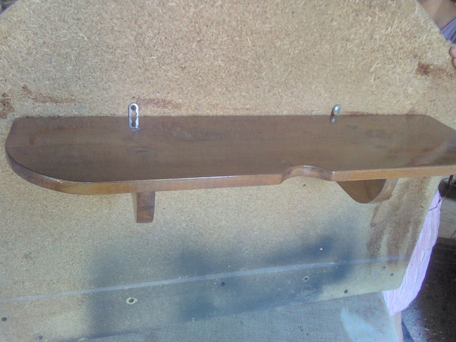 Полочка деревянная