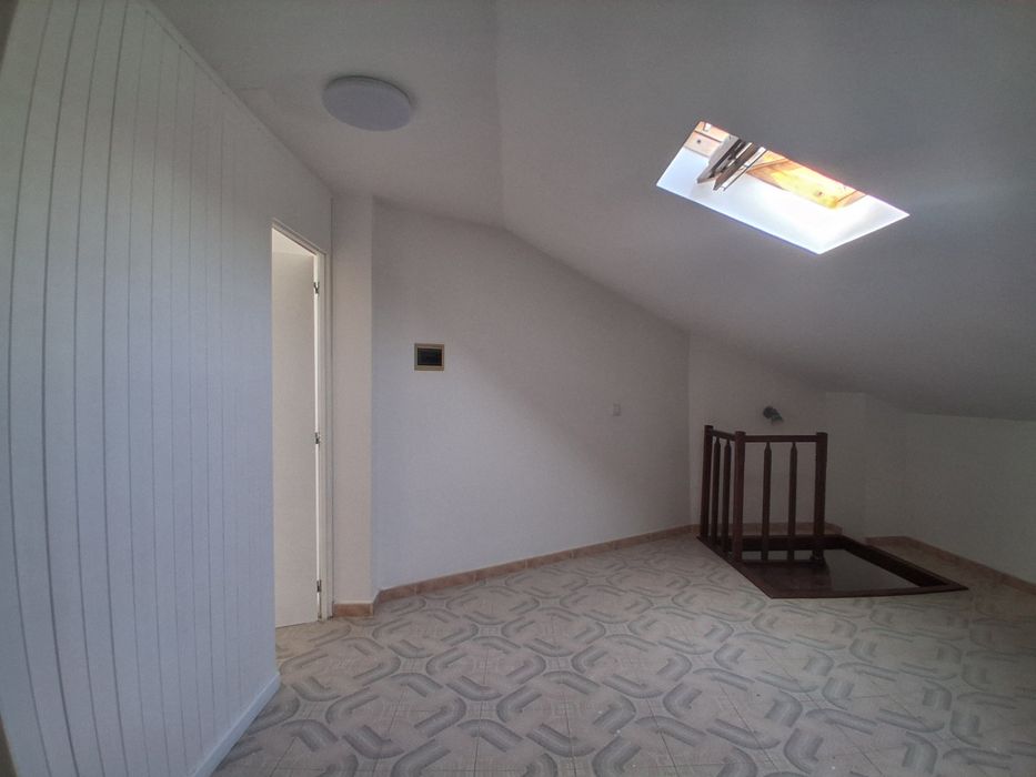 Apartamento T4 no centro da Charneca de Caparica