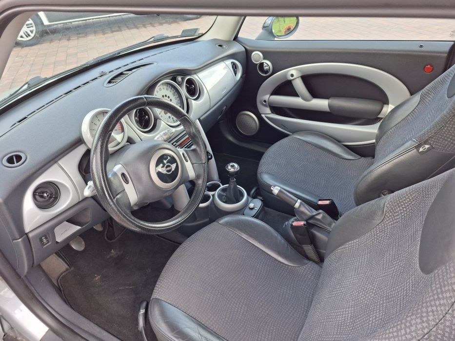 Mini Cooper 1.6 benzyna doinwestowany
