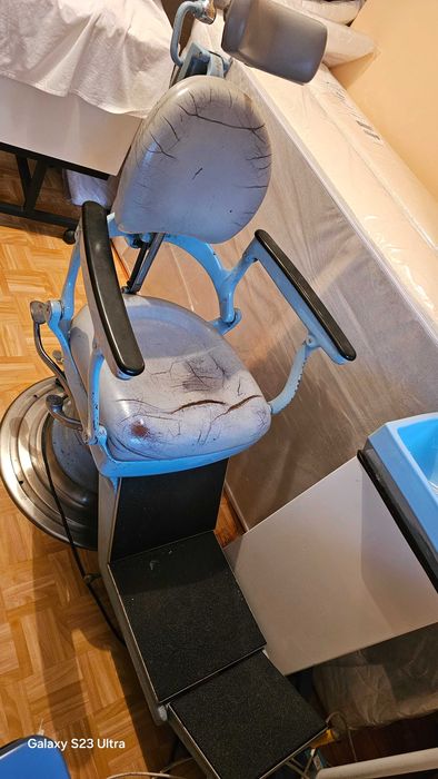 Fotel dentystyczny -UNRA