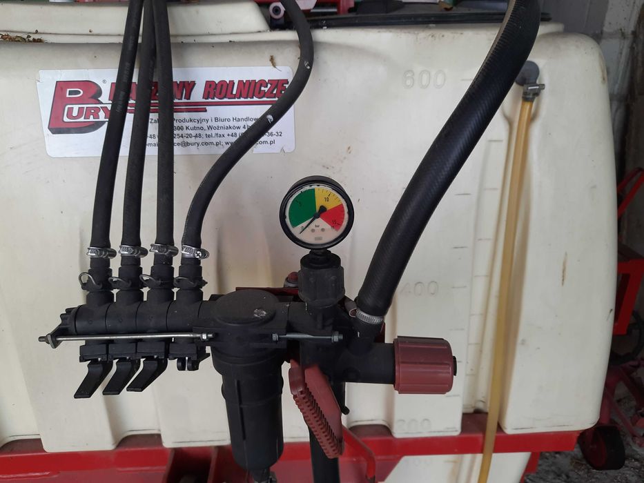 Opryskiwacz Zawieszany Bury Perkoz 600 litrów 12 metrów szerokości