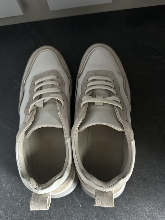 Шкіряні кросівки