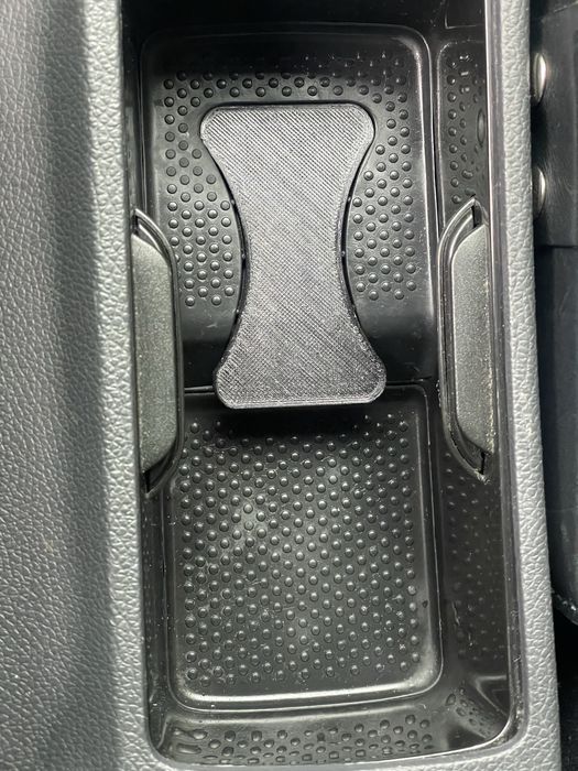 Перегородка Volkswagen golf 5 для стаканчиків