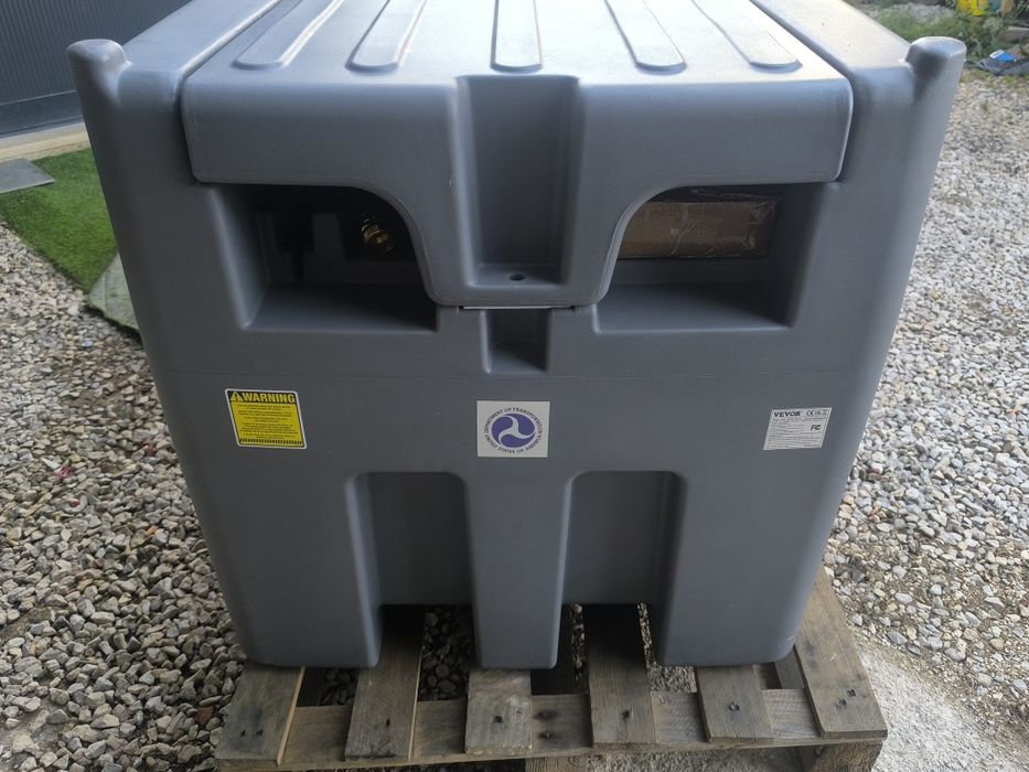 Tanque de combustível de mais de  400l com  bomba de 12v