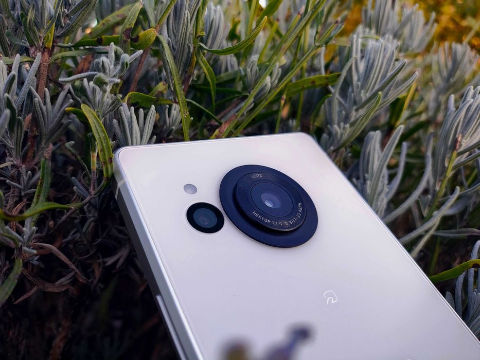 Компактний флагман з Японії Sharp R8S(Дві сім,Військов.станд.,8\256gb)