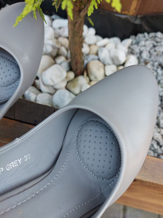 Buty szare na obcasie/słupku rozmiar 36