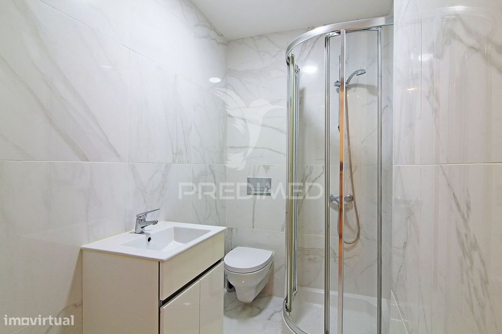 Arrecadação transformada em espaço habitacional – Santa Eulália, Al...