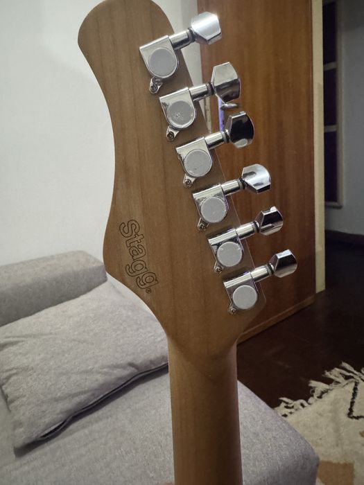 Guitarra elétrica , amplificador e cabo