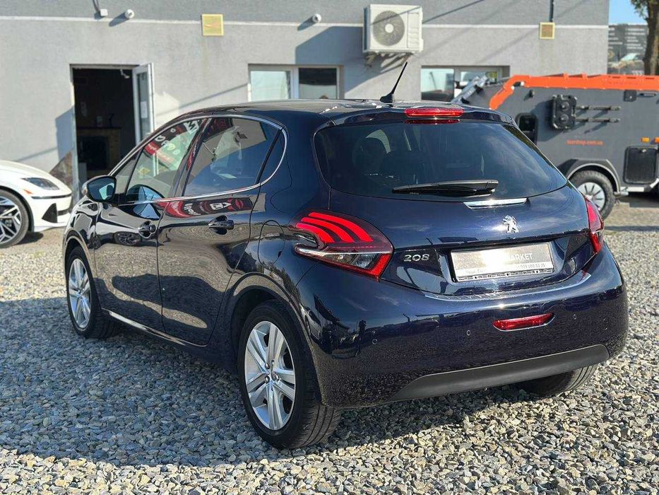 Peugeot 208 2019рік 1.2 Бензин Автомат
