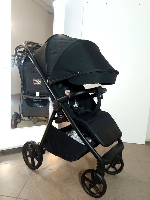 Коляска 2025 CARRELLO Carbon надлегка з великим капюшоном
