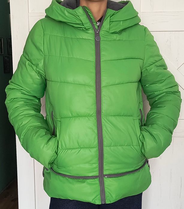 Lekka kurtka z kapturem