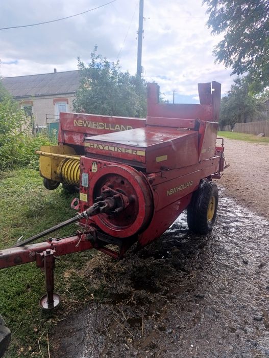 Прес підбирач New Holland