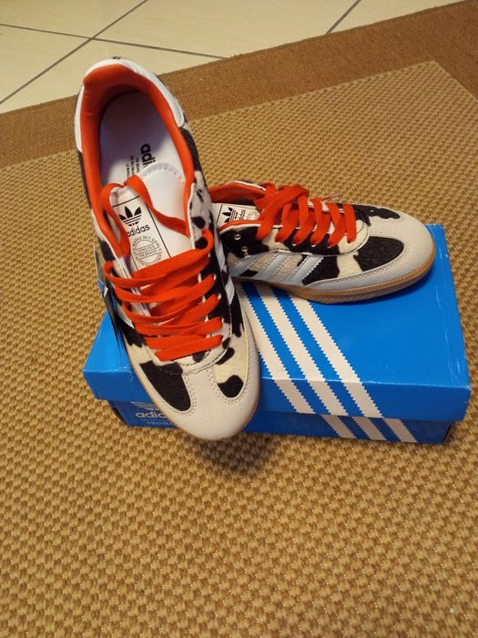 adidas samba og vermelha e beje