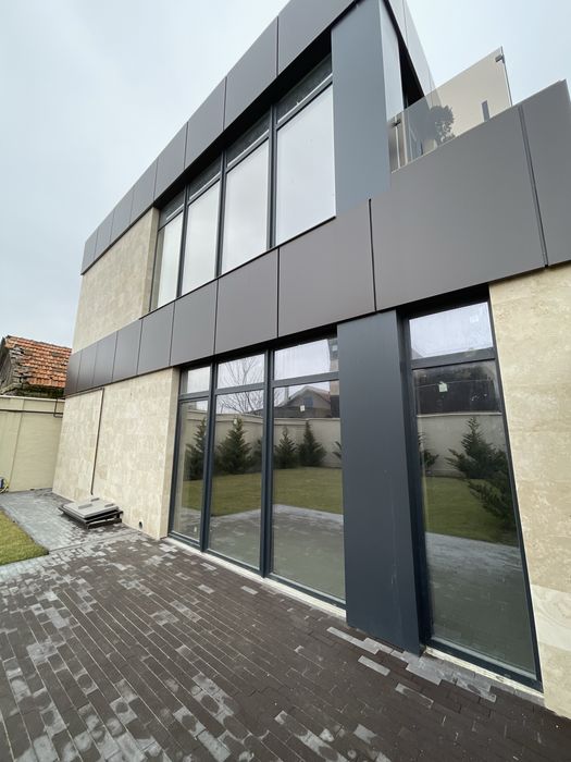 Стильний та сучасний. Котедж в закритому комплексі.