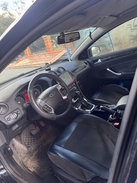 Ford Mondeo 2012   2.3газ бензин