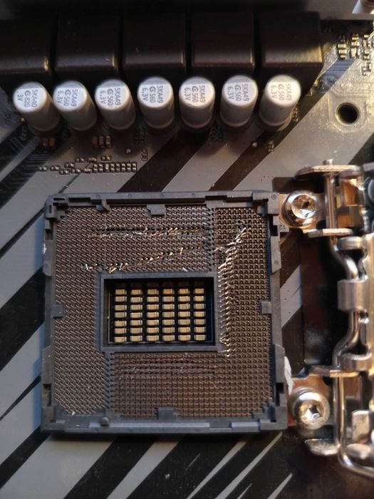 Płyta główna Z590M Phantom Gaming 4 - mocno uszkodzona
