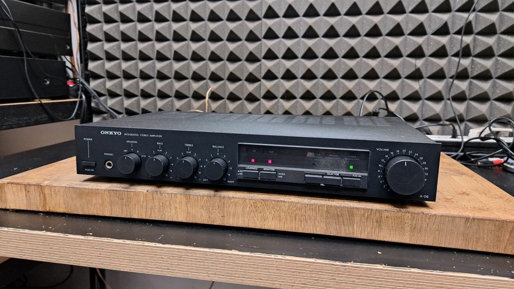 Wzmacniacz Onkyo A-06