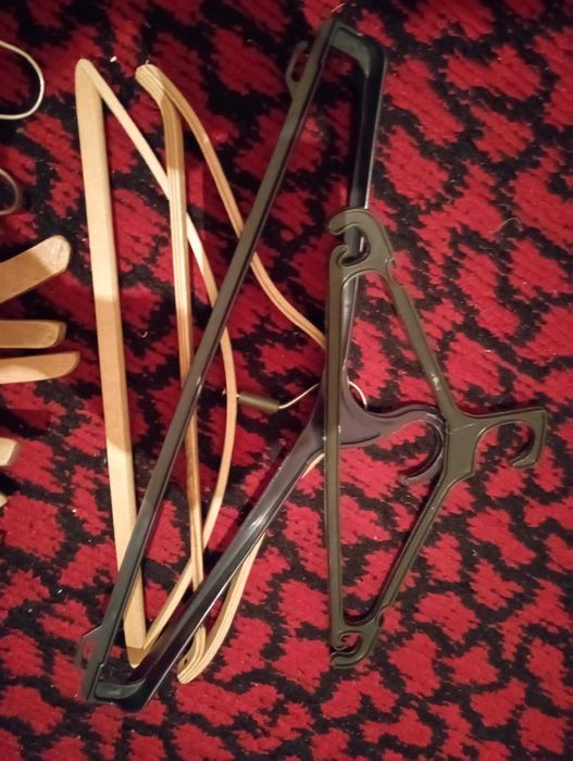 вешалки плечики деревянные.железные