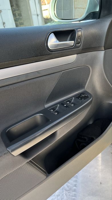 Продам Golf V (1.6 MPI)