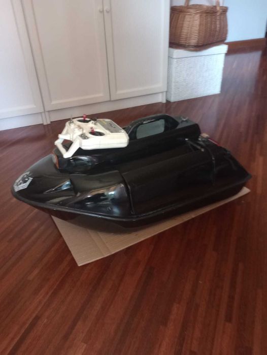 łódka zanętowa używana, bardzo zadbana, w pełni sprawna