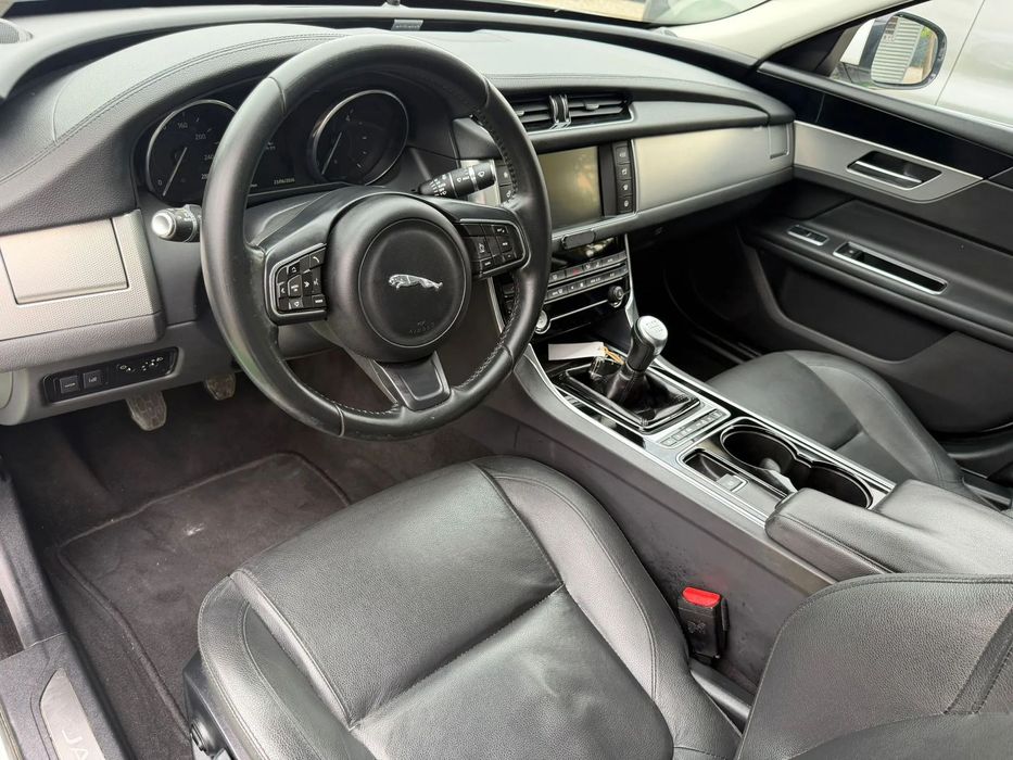 Jaguar XF 2.0 D Prestige