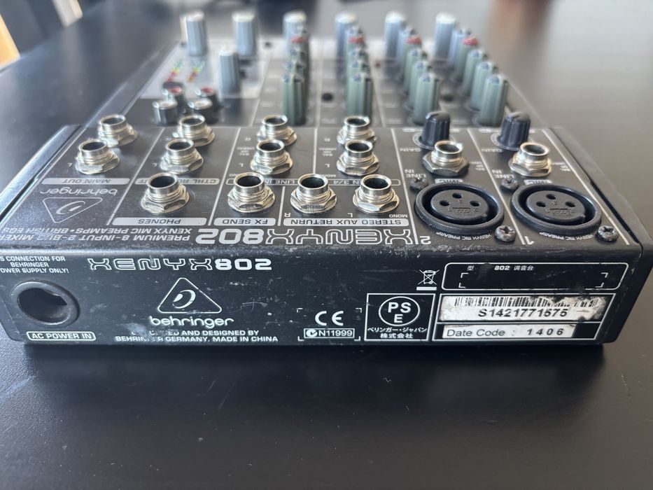 Vendo mesa de mistura Behringer Xenyx 802