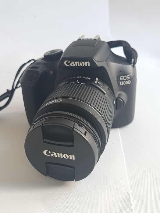 Canon 1300D + 18-55 mm + 75-300 mm.