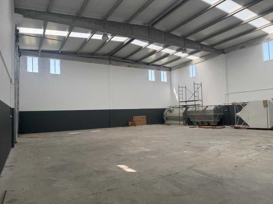 **Pavilhão Industrial para Arrendamento | Zona Industrial Vale do Alecrim – Palmela**