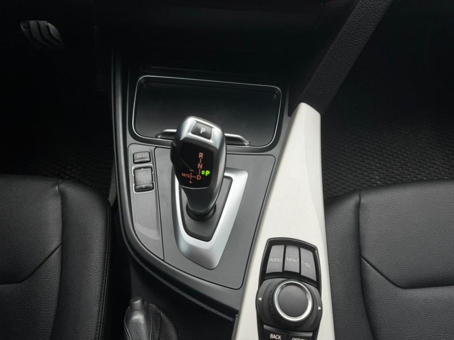 BMW 320i 2.0 бензин 2015 рік не фарбована