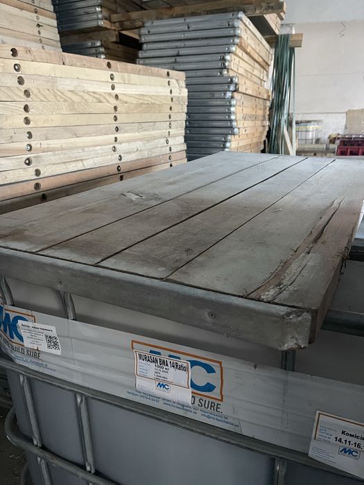 Піддон технологічний  для вібропреса. Деревʼяний піддон.