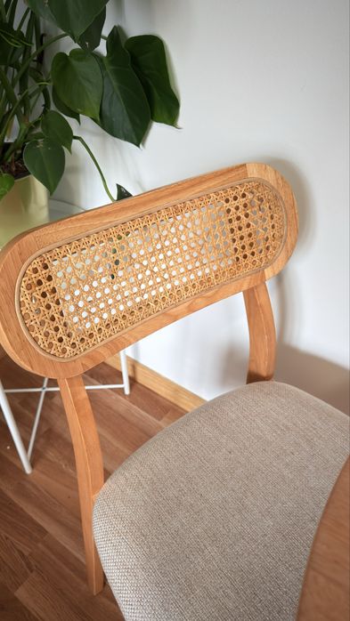 Mesa de jantar com duas cadeiras