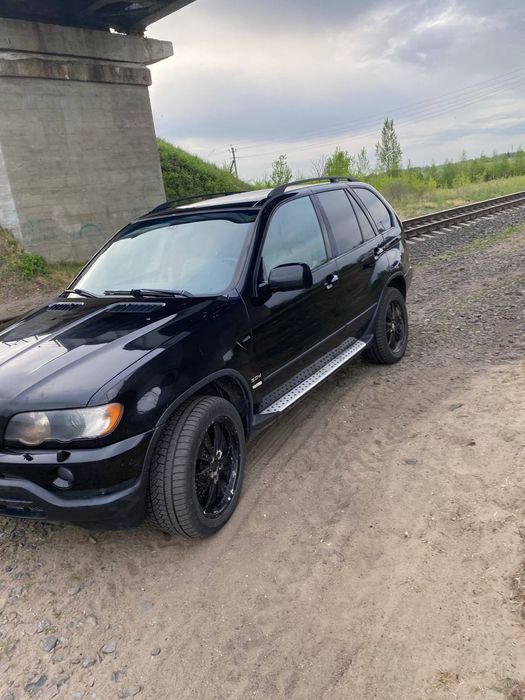В продажі BMW x5 е 53 м57 3.0 2003 рік