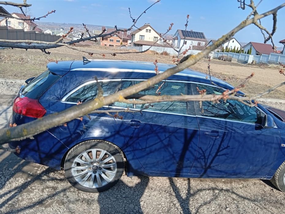 Продам opel insignia