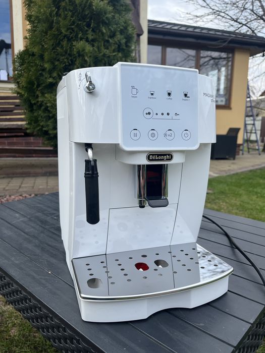 Кавомашина Delonghi Magnifica Start 2022 рік гарантія