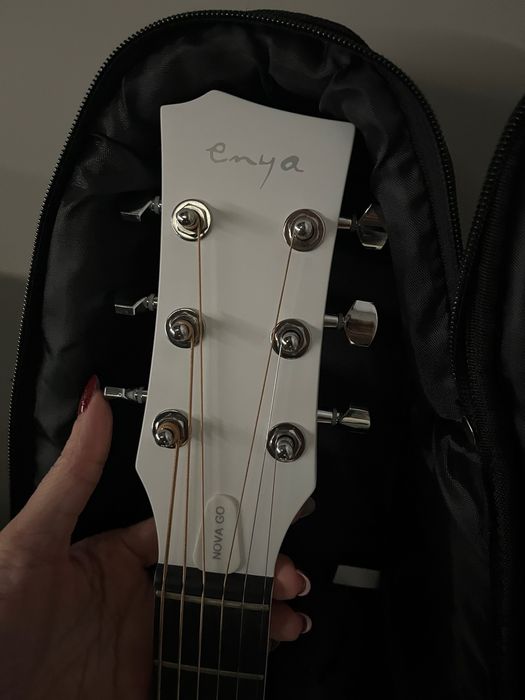 Електро акустична смарт-гітара ENYA NOVA
