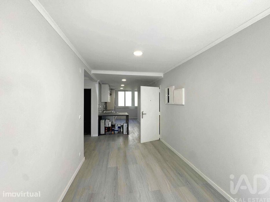 Apartamento T2 em Benfica de 56 m2