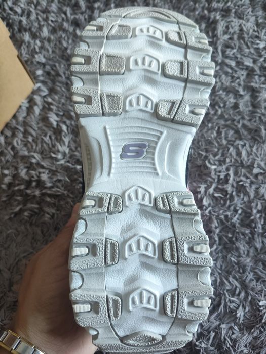 Vende-se tênis novos da marca skechers originais para mulher