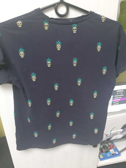 T-shirt firmy Reserved